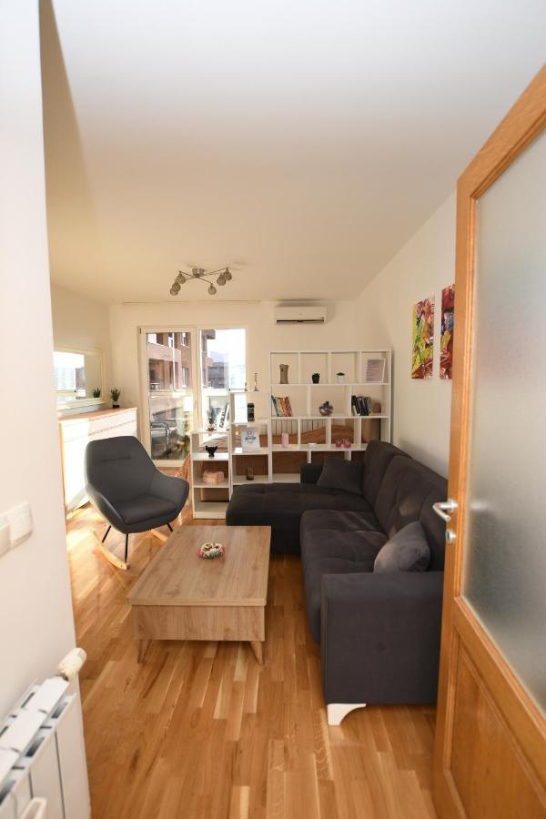 Sky Way Studio Apartment Sarajevo Ngoại thất bức ảnh